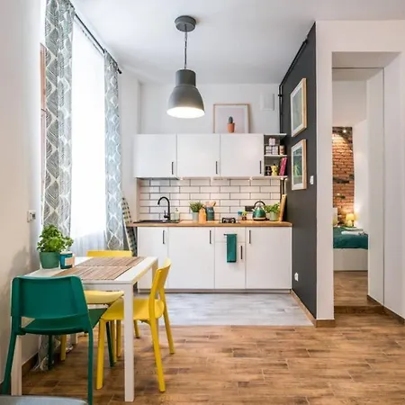 Apartment Przytulny Apartament W Centrum 100 Metrow Od Rynku Wroclaw